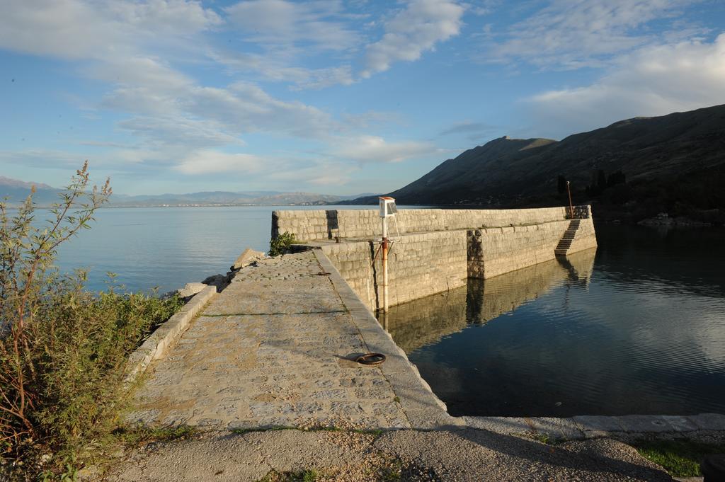 Holiday Home Skadar Lake Arbnes Ruang foto