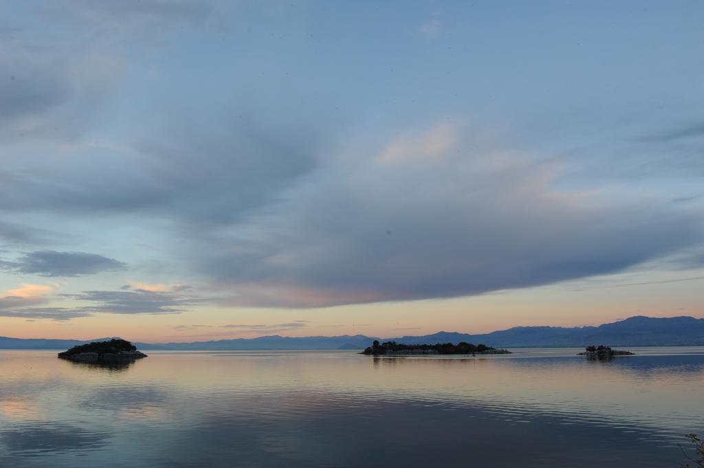 Holiday Home Skadar Lake Arbnes Ruang foto